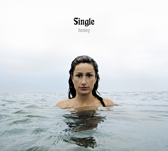 Imagen destacada de noticia: Teresa Iturrioz es Single